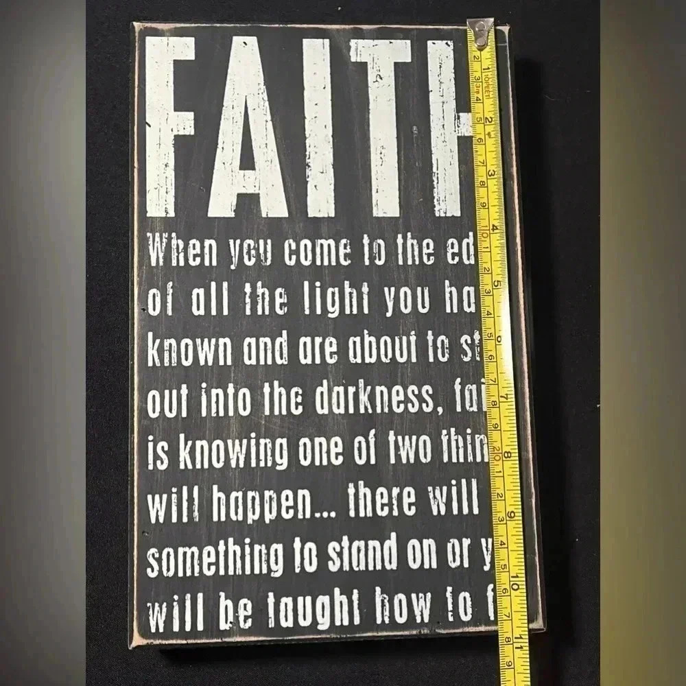 Wooden distressed wall art “FAITH” 7” x 11” GUC - Picture 4 of 10